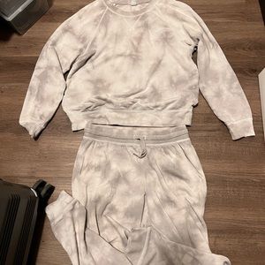 Old navy sweater and sweatpants set
